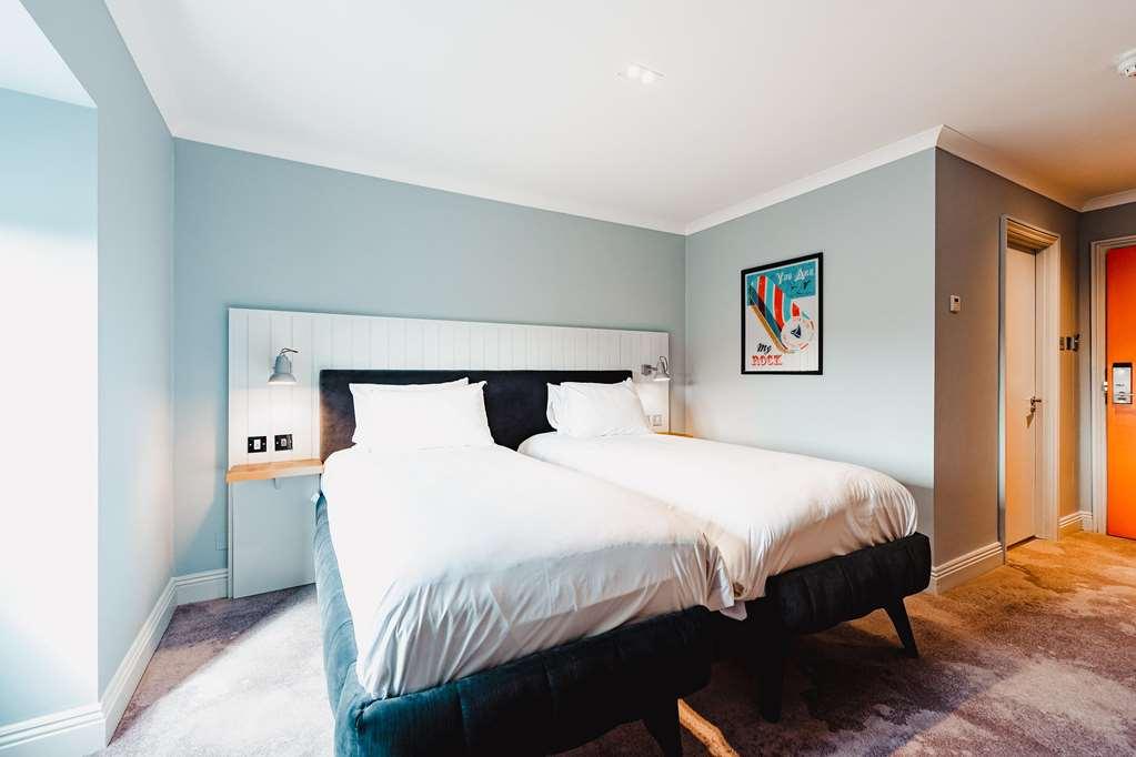 Village Hotel Blackpool Room photo
